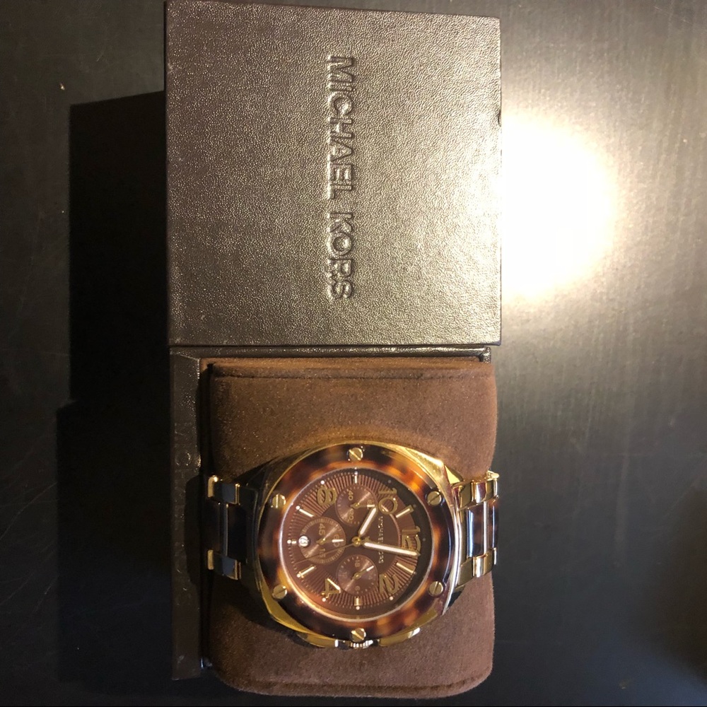 MK Watch - Picture 3 of 5